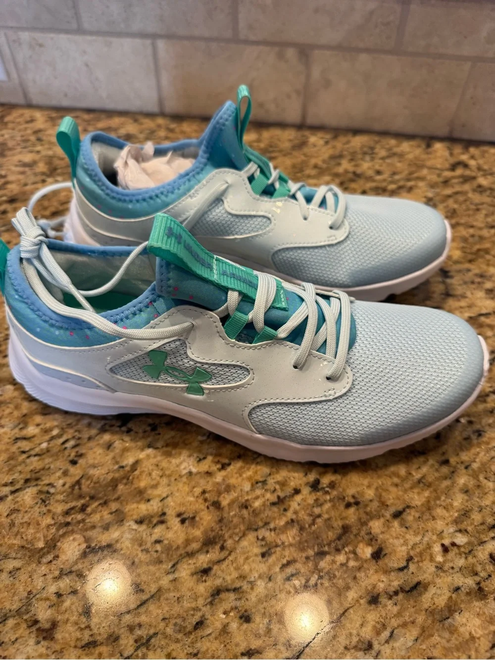 NWT Under Armour Shoes Big Girls Size 6